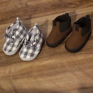 2 pairs of new baby shoes